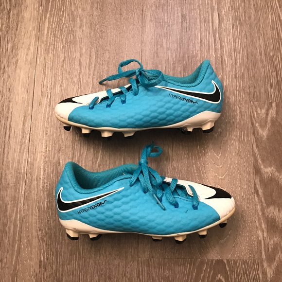 poshmark soccer cleats